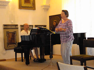 singer being coached